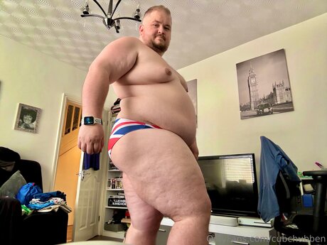 厚い黒檀オンリーファンズ ヌード 画像