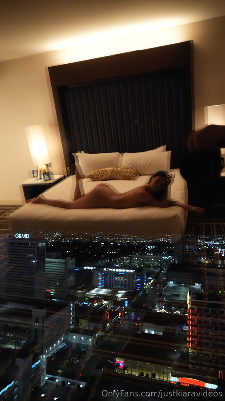 Justkiaravideos ポルノモデル 写真