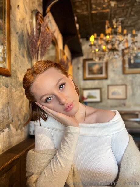 Bunny Emilia スター ヌード 画像