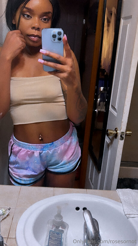 Rosesornot ポルノスター HD 写真