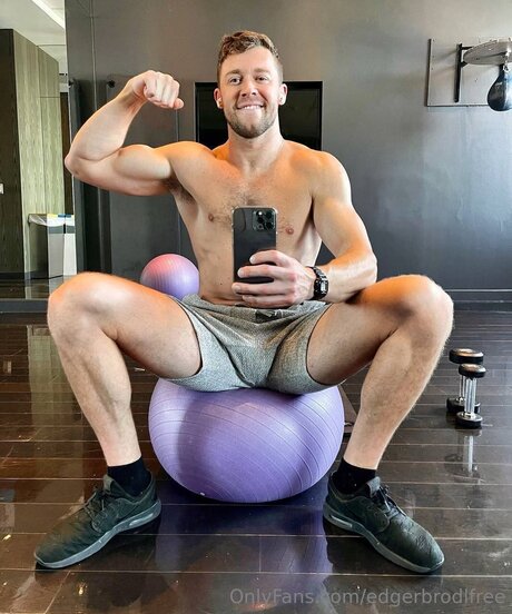 Edgerbrodlfree ポルノ女優 画像