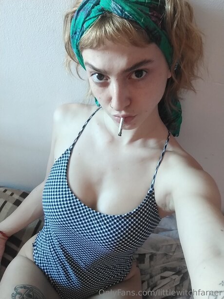 Littlewitchfarner 美しいモデル 写真