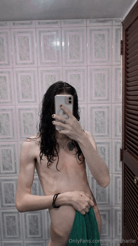 Lulobycharlie ポルノスター ヌード 画像