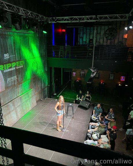 痩せたティーンのオンリーファンズ 素敵 写真