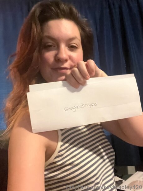 Kaybradley420 スター ヌード 写真