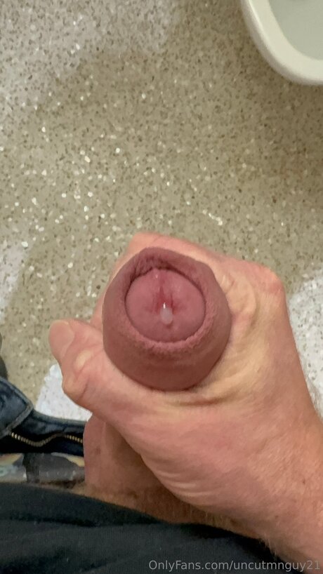 Uncutmnguy21 独占スター 写真