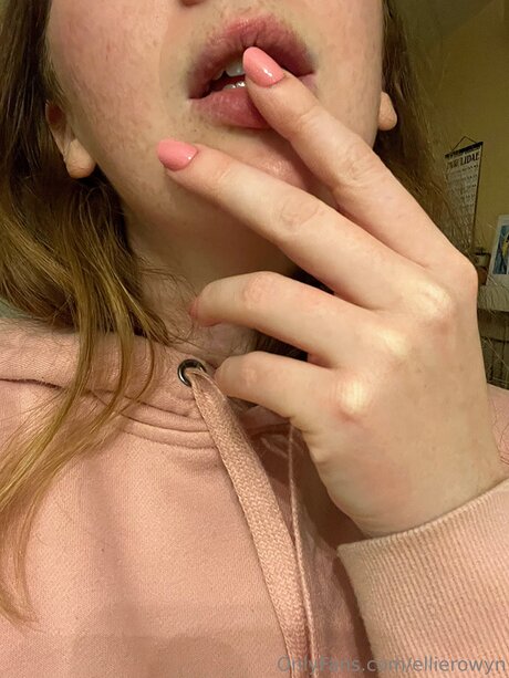 Ellierowyn 無料モデル 写真