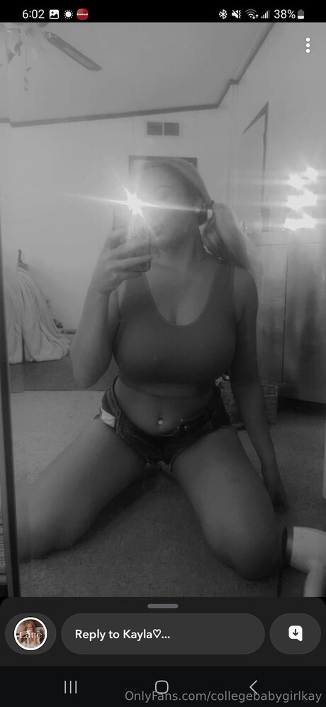 Collegebabygirlkay ホットモデル 写真