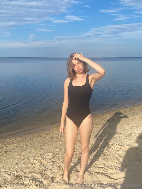 スマイルオンリーファンズ 無料エロ 写真