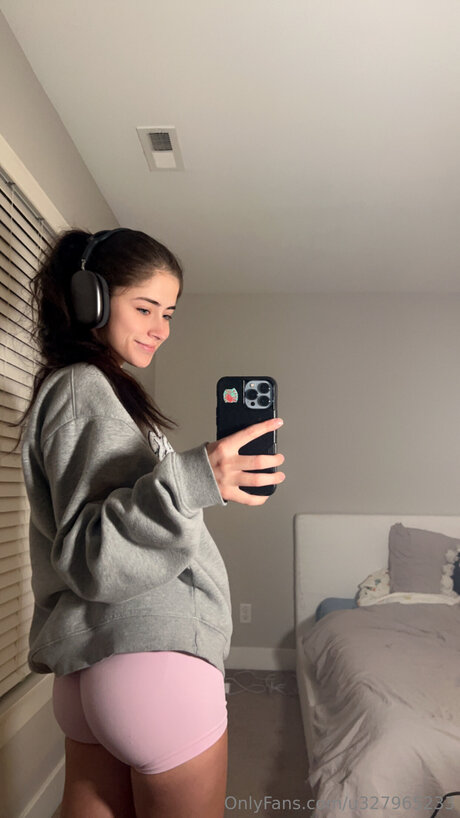 巨乳ブルネットオンリーファンズ エロチック 写真