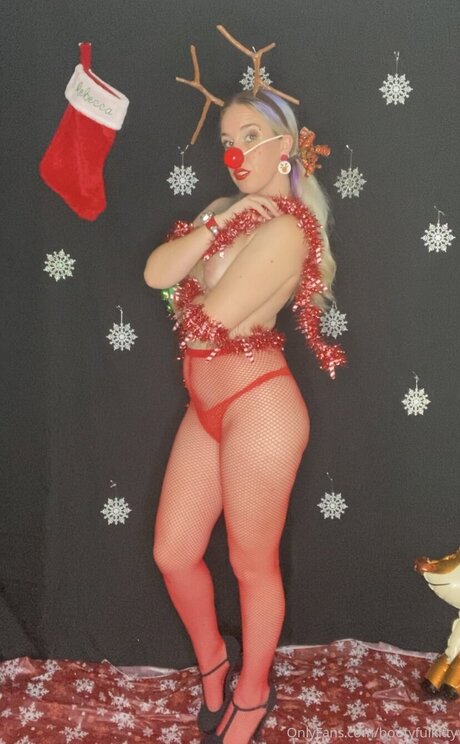 Bootyfulkitty ポルノスター ヌード 画像