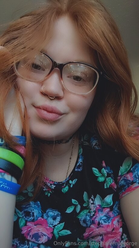 Stephanienlgeorge アダルト女優 画像