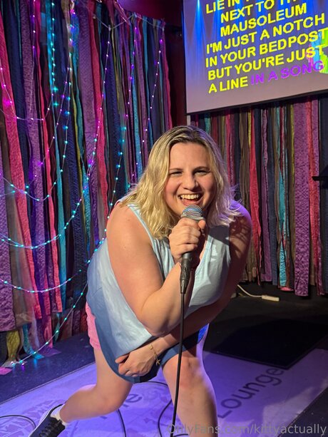 Kittyactually アダルトスター アーカイブ