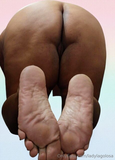 巨大なチンポを持つシーメールオンリーファンズ 美しい 画像