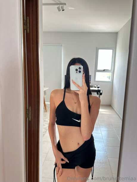 Brunettemiaa アートスター 写真