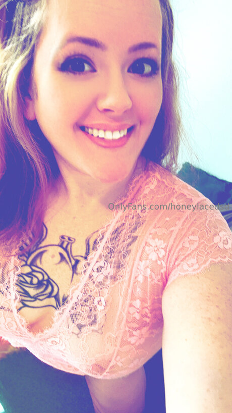 Honeylacedsd ホットなポルノスター 写真