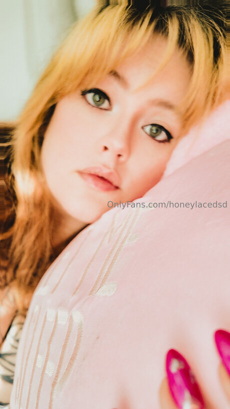 Honeylacedsd セクシーなスター ギャラリー