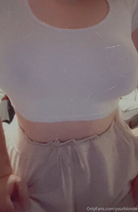 Yourblonde かわいいスター 写真