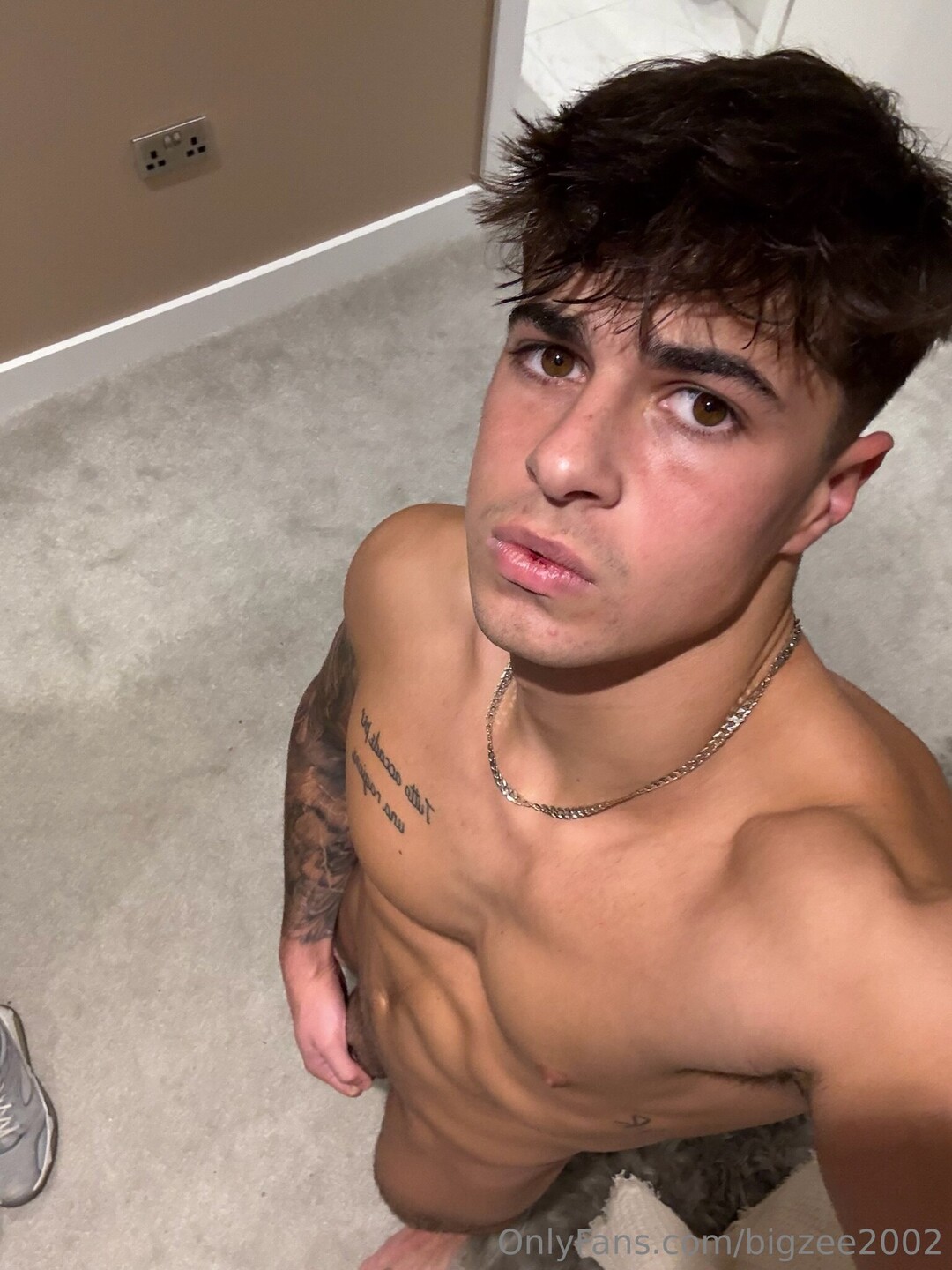 Bigzee2002 ホットなモデル ギャラリー