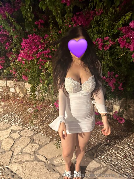 Victoria Lux 22 ポルノスター xxx 画像