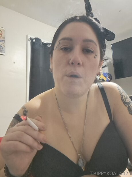 スマイルオンリーファンズ 無料ヌード 写真