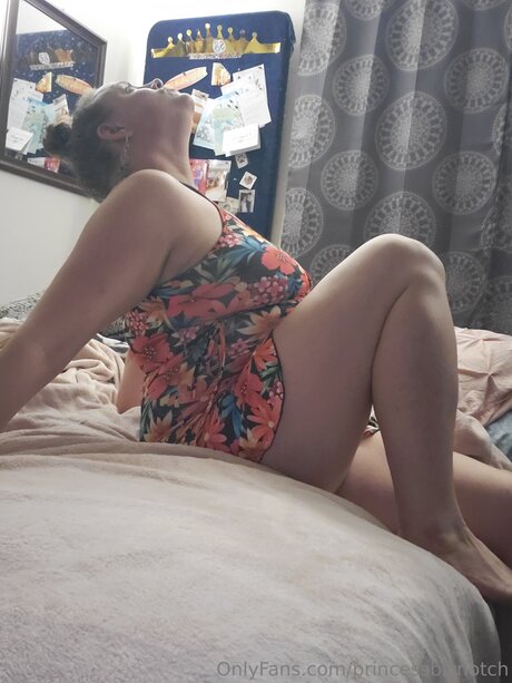 大きな黒い猫OnlyFans 無料セクシー ギャラリー