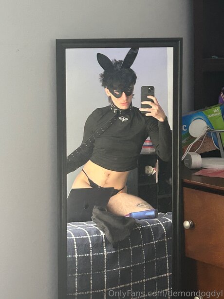 Demondogdyl 裸のポルノスター 写真