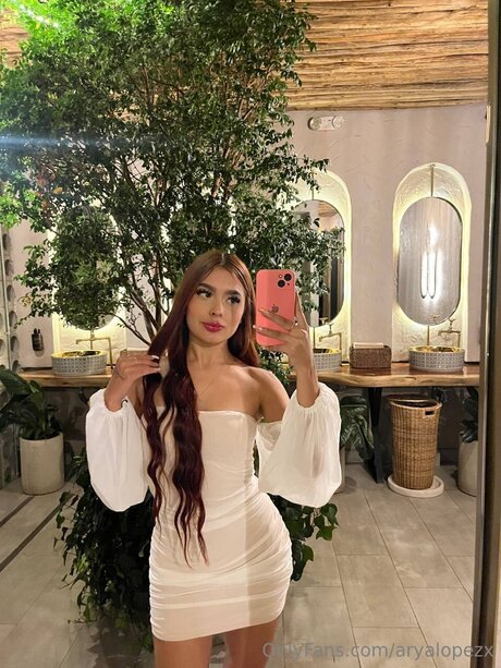 Aryalopezx ポルノスター 写真