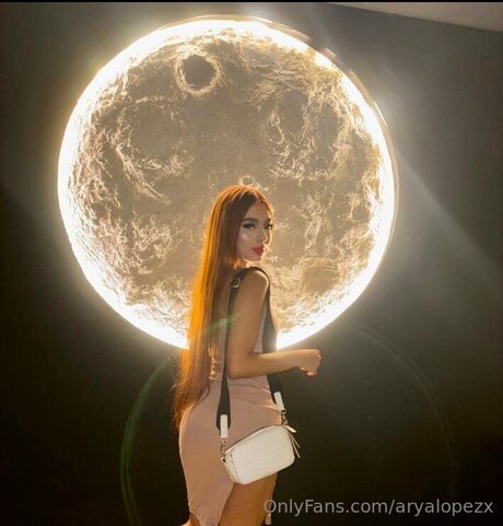 Aryalopezx 美しいモデル 画像