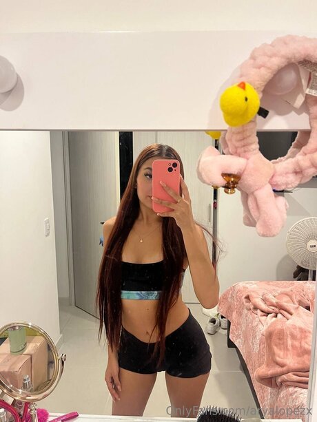 Aryalopezx ポルノスター エロティック 写真