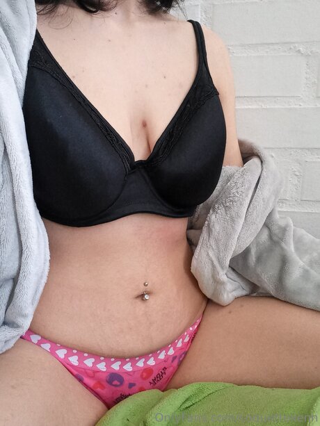 足ヌードオンリーファンズ 無料セックス 画像