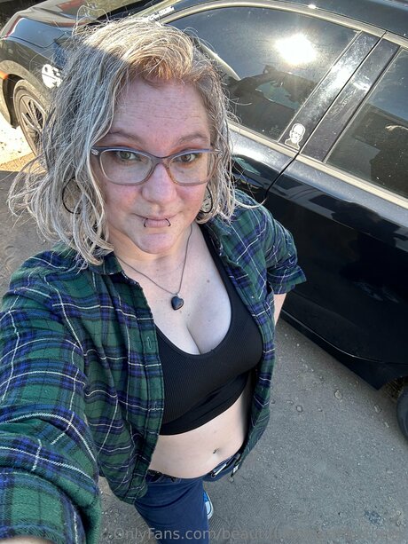 Beautifullyimperfectgeek アダルトスター 画像