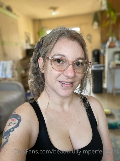 Beautifullyimperfectgeek トップモデル 画像