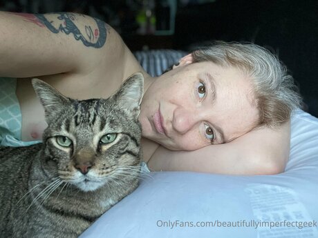 Beautifullyimperfectgeek セックスポルノスター 写真