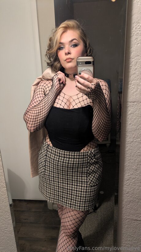 金髪レズビアンオンリーファンズ 無料 画像