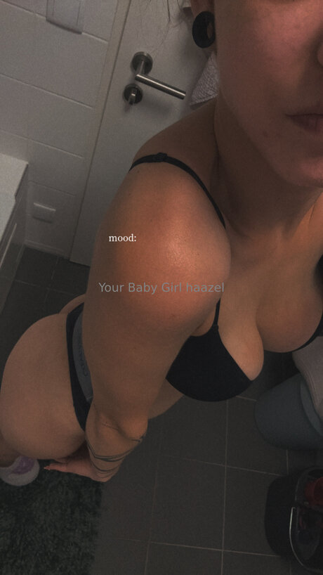 足フェチオンリーファンズ セクシーヌード 写真