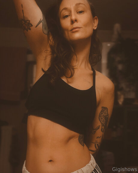 ブルネットの猫OnlyFans ポルノグラフィック ギャラリー