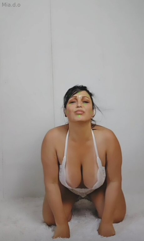 Mia D O ホットなスター 画像