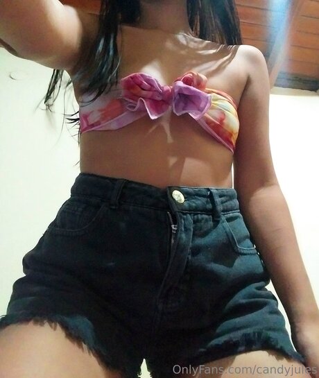 大学生のオンリーファンズ 無料裸 画像