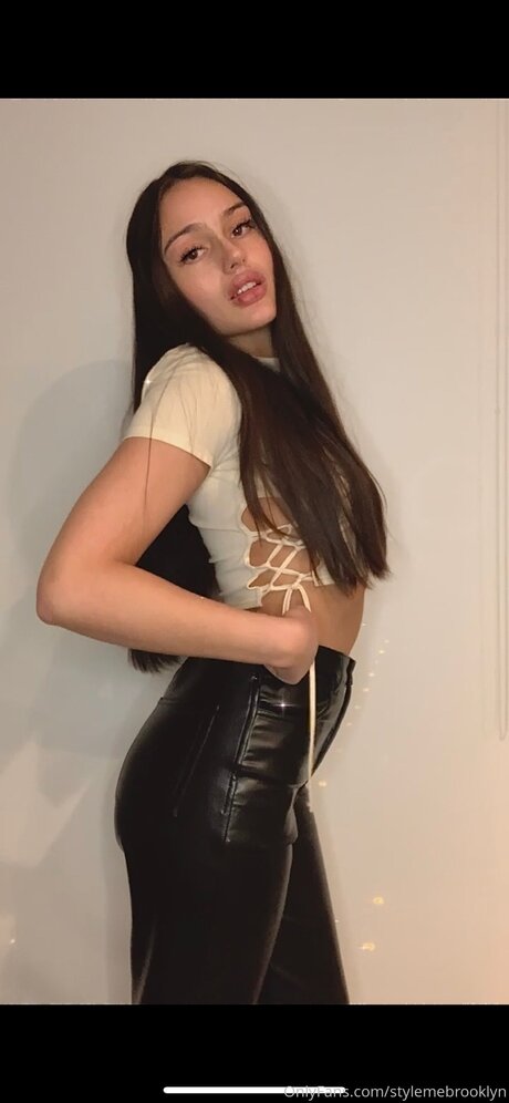 太めのブロンドオンリーファンズ ベスト 写真