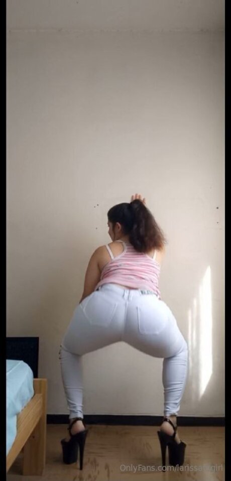 Larissafitgirl ポルノスター 写真