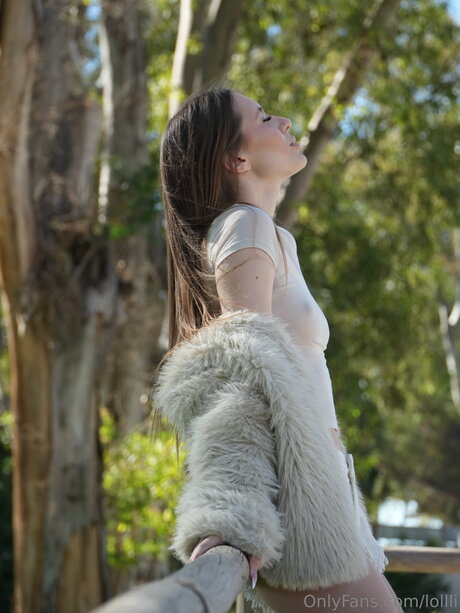 曲線美のクーガーOnlyFans ヌード ギャラリー