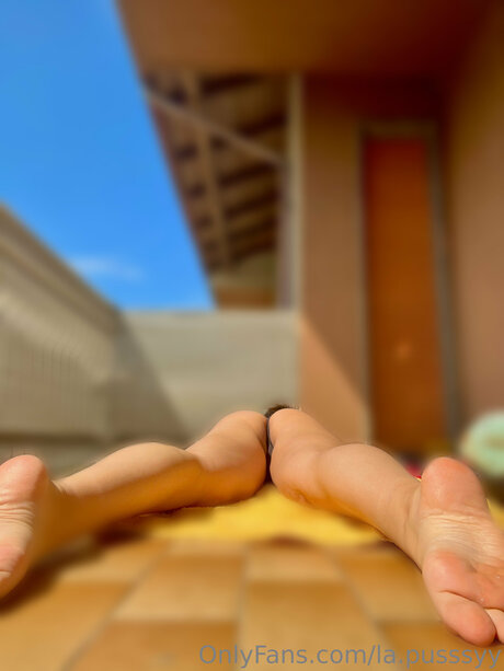 La Pusssyy 美しいモデル 写真