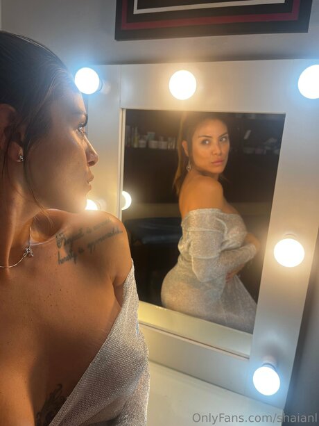 Shaianl XXXモデル 写真