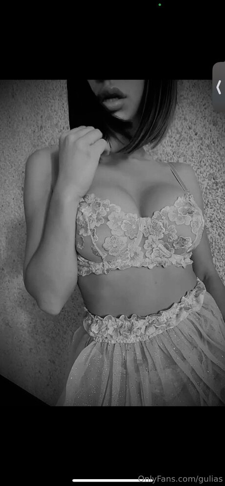 Gulias ポルノ女優 画像