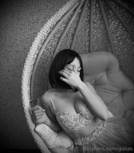 Gulias ポルノスター エロティック 写真