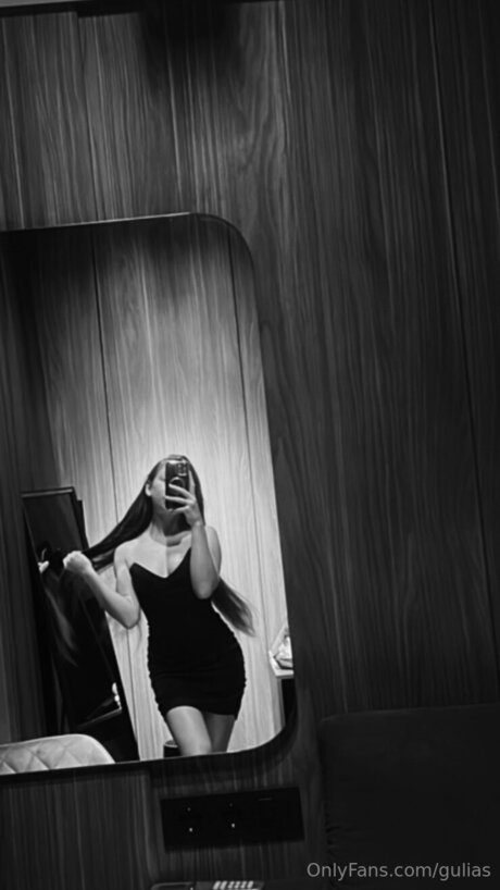 Gulias アートモデル 写真