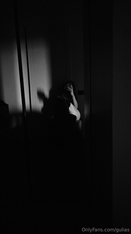 Gulias ヌードモデル 写真