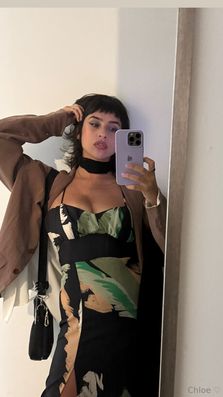 Chloe Magma 裸のスター 写真