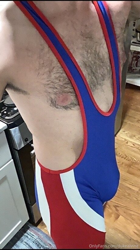 Dukealvine 最高のモデル 画像